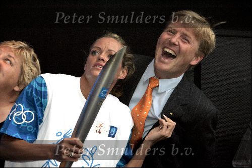 Amsterdam 23 juni 2004
Olympische fakkel in Amsterdam. Prins Willem Alexander Inge de Bruijn  Erica Terpstra en Elsemieke Havinga.