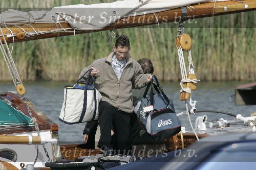 Muiden 4 juni 2005
Prins Willem Alexander varen met groene draeck met Maxima Amalia Prins Haakon (Noorwegen) Mette Marit en hun dochter. 
beveiliging
Peter Smulders bv