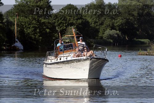 Nigtevecht 19 juni 2005
Jerry Schuiten met een interboat op de vecht.
Peter Smulders bv