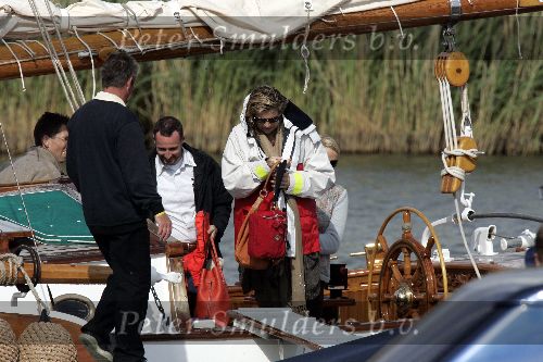 Muiden 4 juni 2005
Prins Willem Alexander varen met groene draeck met Maxima Amalia Prins Haakon (Noorwegen) Mette Marit en hun dochter.
Peter Smulders bv