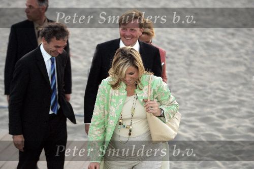 Scheveningen 9 juni 2005
Maxima en Prins Willem Alexander bij strandtent Wij.
Feestje van Wapem. paul Rosemuller
Peter Smulders bv