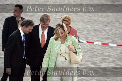 Scheveningen 9 juni 2005
Maxima en Prins Willem Alexander bij strandtent Wij.
Feestje van Wapem. paul Rosemuller
Peter Smulders bv
