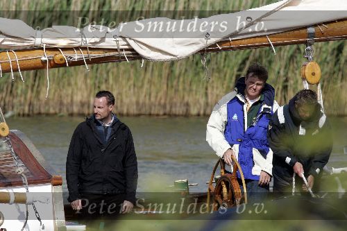 Muiden 4 juni 2005
Prins Willem Alexander varen met groene draeck met Maxima Amalia Prins Haakon (Noorwegen) Mette Marit en hun dochter.politieboot
Peter Smulders bv