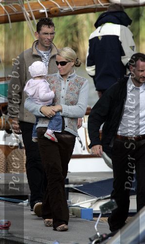 Muiden 4 juni 2005
Prins Willem Alexander varen met groene draeck met Maxima Amalia Prins Haakon (Noorwegen) Mette Marit en hun dochter.
Peter Smulders bv