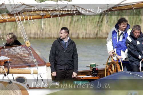 Muiden 4 juni 2005
Prins Willem Alexander varen met groene draeck met Maxima Amalia Prins Haakon (Noorwegen) Mette Marit en hun dochter.politieboot
Peter Smulders bv