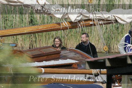 Muiden 4 juni 2005
Prins Willem Alexander varen met groene draeck met Maxima Amalia Prins Haakon (Noorwegen) Mette Marit en hun dochter.politieboot
Peter Smulders bv