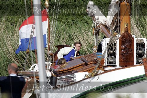 Muiden 4 juni 2005
Prins Willem Alexander varen met groene draeck met Maxima Amalia Prins Haakon (Noorwegen) Mette Marit en hun dochter.politieboot
Peter Smulders bv