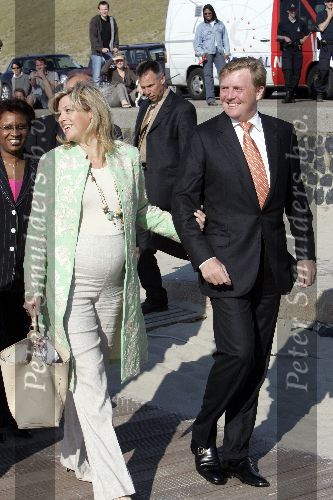 Scheveningen 9 juni 2005
Maxima  zwanger en Prins Willem Alexander bij strandtent Wij.
Feestje van Wapem.   
Peter Smulders bv