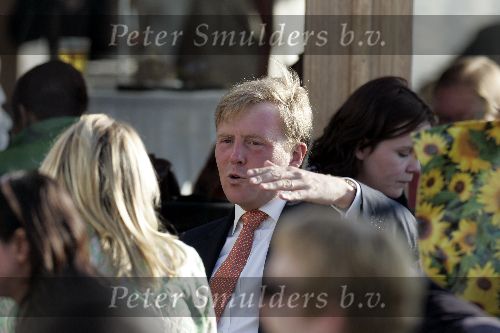 Scheveningen 9 juni 2005
Maxima  zwanger en Prins Willem Alexander bij strandtent Wij.
Feestje van Wapem.  Paul Rosemuller
Peter Smulders bv
