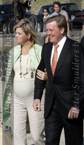 Scheveningen 9 juni 2005
Maxima  zwanger en Prins Willem Alexander bij strandtent Wij.
Feestje van Wapem.   
Peter Smulders bv
