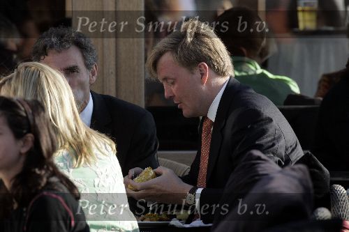 Scheveningen 9 juni 2005
Maxima  zwanger en Prins Willem Alexander bij strandtent Wij.
Feestje van Wapem.  
Peter Smulders bv