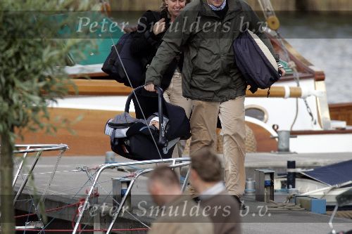 Muiden 4 juni 2005
Prins Willem Alexander varen met groene draeck met Maxima Amalia Prins Haakon (Noorwegen) Mette Marit en hun dochter. 
Vrienden met baby
Peter Smulders bv