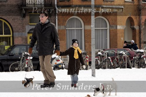 Amsterdam 6 maart 2005
Barry Hay met dochter en hondjs in de sneeuw
Peter Smulders bv