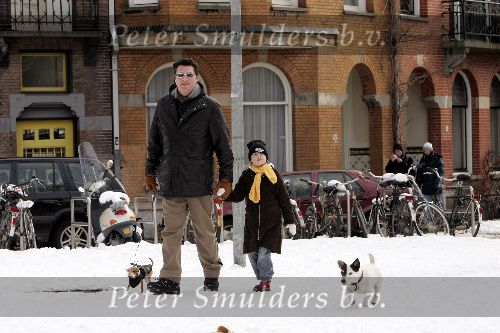 Amsterdam 6 maart 2005
Barry Hay met dochter en hondjs in de sneeuw
Peter Smulders bv