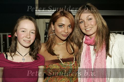 Amsterdam 1 maart 2005
Feestje van Gotcha met Georgina Verbaan.
Do zangeres met Hanna en Georgina Verbaan
Peter Smulders bv
