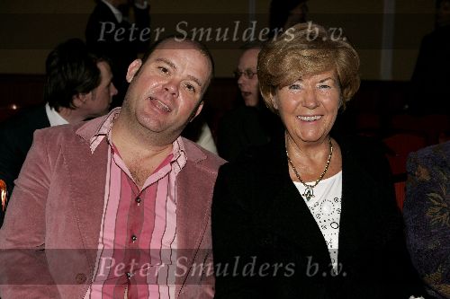 Amsterdam 13 maart 2005
Modeshow Paul Schulten in Okura. 
Paul de Leeuw met zijn moeder
Peter Smulders bv