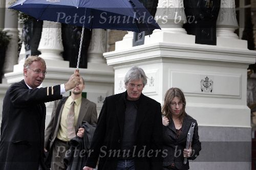 Amsterdam  11 maart 2005
 Richard Gere  verlaat Amstel hotel onder paraplu
Peter Smulders bv