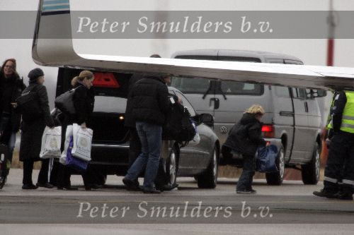 Schiphol oost 12 maart 2005
Sandra Bullock vertrekt met prive jet naar de USA
Peter Smulders bv