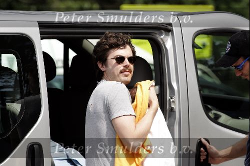 Ede 7 juni 2004
Casey Affleck  met zijn pas geboren kind en zijn vrouw Summer Phoenix
Peter Smulders bv