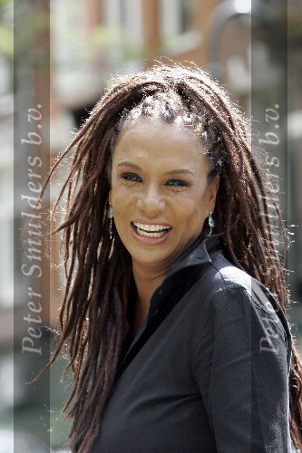 Amsterdam 10 mei 2005
Patty Brard met rasta haar  op cornelis schuytstraat
Peter Smulders vb