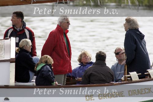 Muiden 15 mei 2005
Koningin Beatrix voor eerste keer dit jaar varen met de groene draeck.
Peter Smulders bv