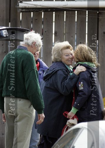 Muiden 15 mei 2005
Koningin Beatrix voor eerste keer dit jaar varen met de groene draeck.
Peter Smulders bv