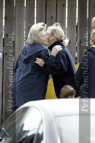 Muiden 15 mei 2005
Koningin Beatrix voor eerste keer dit jaar varen met de groene draeck.
Peter Smulders bv