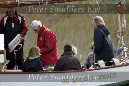 Muiden 15 mei 2005
Koningin Beatrix voor eerste keer dit jaar varen met de groene draeck.
Peter Smulders bv