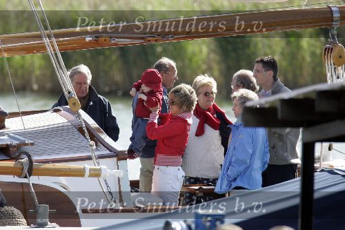 Muiden 22 mei 2005
Koningin Beatrix varen met groene draeck.
Prins Constantijn met Prinses Laurentien en Claus Cazimir en Eloise.
Peter Smulders bv