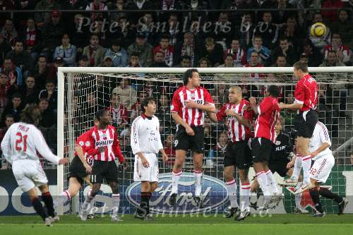 Eindhoven, 1 November 2005
PSV-AC Milaan, 4de wedstrijd  in de championsleague 
Eindstand 1-0
Andrea Pirlo ziet zijn vrijetrap over het doel verdwijnen
© Foto Bart Bel
