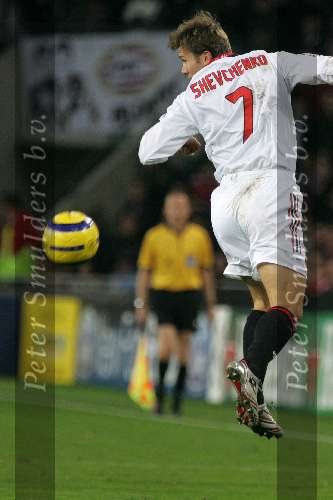 Eindhoven, 1 November 2005
PSV-AC Milaan, 4de wedstrijd  in de championsleague 
Eindstand 1-0
Invaller Andriy Shevchenko blijft in balbezit
© Foto Bart Bel