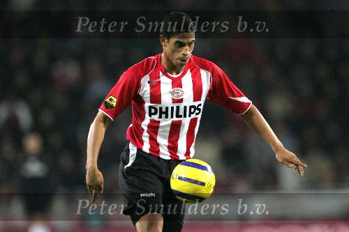 Eindhoven, 5 November 2005 
Kompetitiewedstrijd Seizoen 2005/2006 
PSV-Sparta eindstand 3-0
Micheal Reiziger houd het overzicht
© Foto Bart Bel