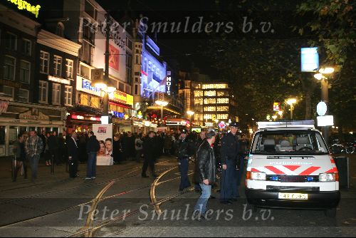 Amsterdam 8 november 2004
Premiere Bridget Jones  in tuschinski.
bommelding bij Escape waar het feest zou zijn