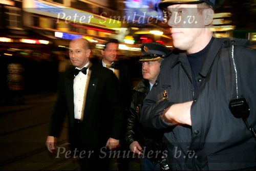 Amsterdam 8 november 2004
Premiere Bridget Jones  in tuschinski.
bommelding bij Escape waar het feest zou zijn. Beveiliging Frank Schmitt en politie