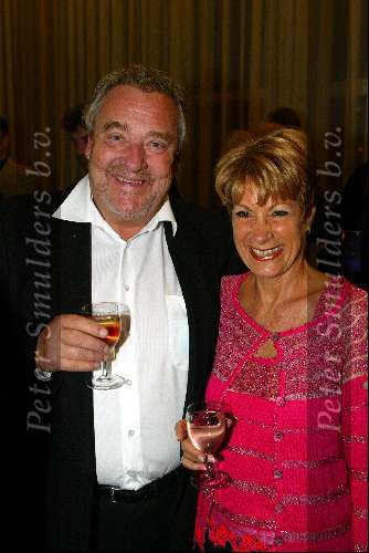 Tilburg 13 oktober 2003
Premiere kunt u mij de weg naar hamelen vertellen...
Jules Croiset met vrouw Puck Croiset