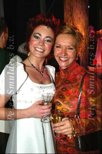 Tilburg 13 oktober 2003
Premiere kunt u mij de weg naar hamelen vertellen...
Kim Lian v d Meij en Mariska v Kolck