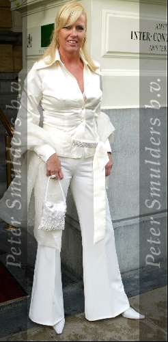Tilburg 13 oktober 2003
Premiere kunt u mij de weg naar hamelen vertellen...
Monique Collignon