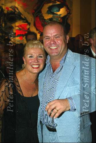 Tilburg 13 oktober 2003
Premiere kunt u mij de weg naar hamelen vertellen...
Paul de Leeuw met Loeki Knol