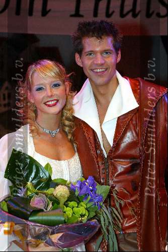 Tilburg 13 oktober 2003
Premiere kunt u mij de weg naar hamelen vertellen...
Chantal Janzen en Rene v Kooten