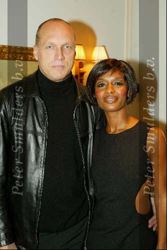 Amsterdam 6 oktober 2003
Beau Monde Awards in het amstel hotel
Silvana Simons met man