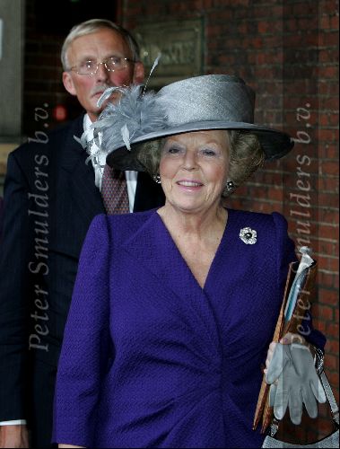 Den Haag 20 oktober 2004
Prinses Maxima bij Raad v State. Koningin Beatrix