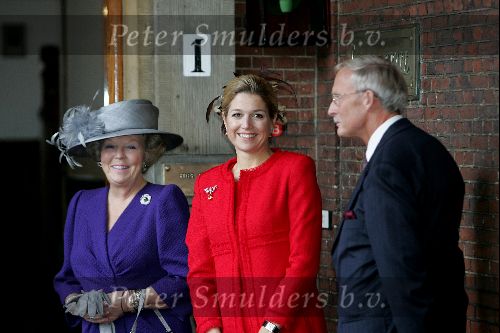 Den Haag 20 oktober 2004
Prinses Maxima bij Raad v State. Koningin Beatrix