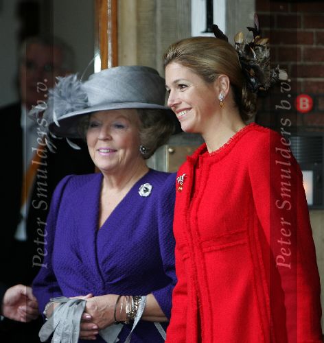 Den Haag 20 oktober 2004
Prinses Maxima bij Raad v State. Koningin Beatrix