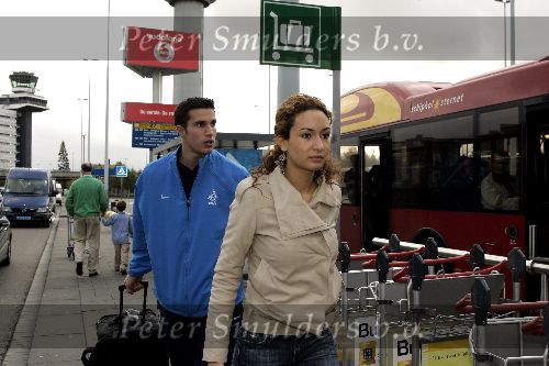 Amsterdam 9 oktober 2005
Aankomst Nederlands elftal op schiphol na kwalificatie WK
Robin v Persie met vrouw
Peter Smulders bv
