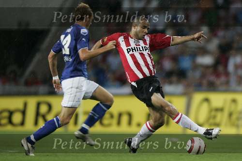 Eindhoven, 10 September 2005 
Competitie wedstrijd PSV-FC Utrecht 
Eindstand 1-0
Alex in duel met Sander Keller
© Foto Bart Bel