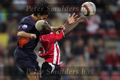 Eindhoven, 24 September 2005 
Kompetitiewedstrijd Seizoen 2005/2006 
PSV-RBC, eindstand 2-0 
Kone in kopduel met Fortes Rodriquez