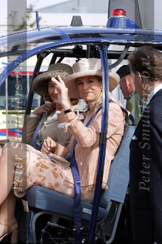 Heerenveen 14 september 2004
Maxima bij Batavus voor 1000000 e fiets. Maxima in helicopter