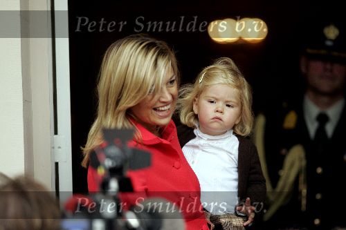 Den Haag 27 september 2005
Prinses Maxima en Amalia bestellen de eerste kinderpostzegels op paleis noordeinde.
Peter Smulders bv
