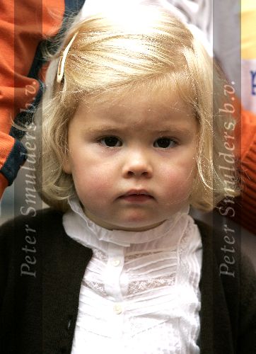 Den Haag 27 september 2005
Prinses Maxima en Amalia bestellen de eerste kinderpostzegels op paleis noordeinde.
Peter Smulders bv