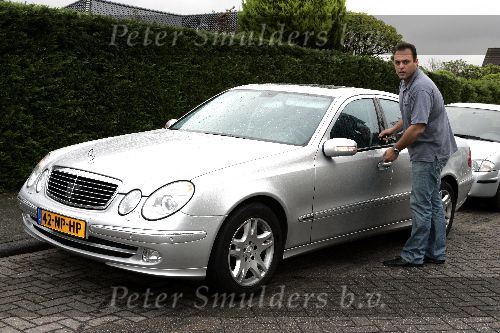 Fijnaart 23 augustus 2005
Frans Bauer bij zijn mercedes
Peter Smulders bv